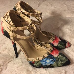 I buy this heel so beautiful confutable to wear